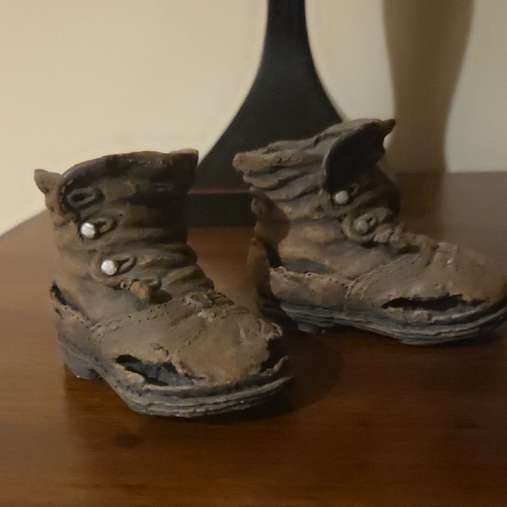 Vintage Clay Childrens Shoes (Table Ornaments)